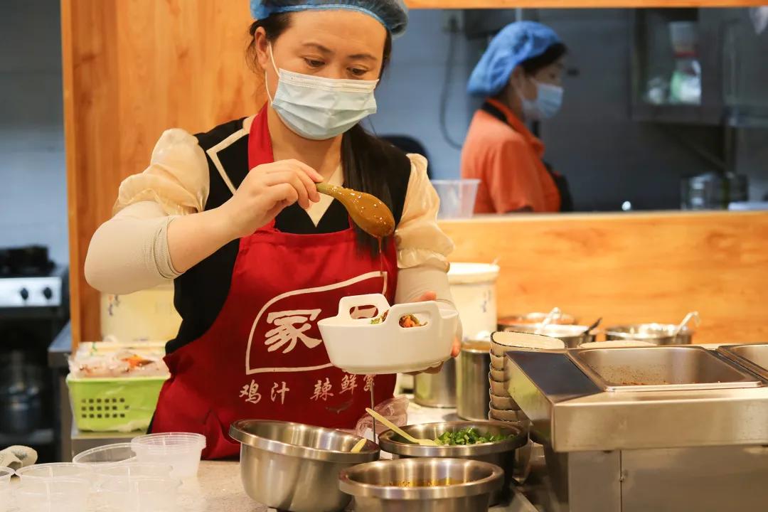 太原地铁2号线美食推荐,太原附近人气最旺的美食街