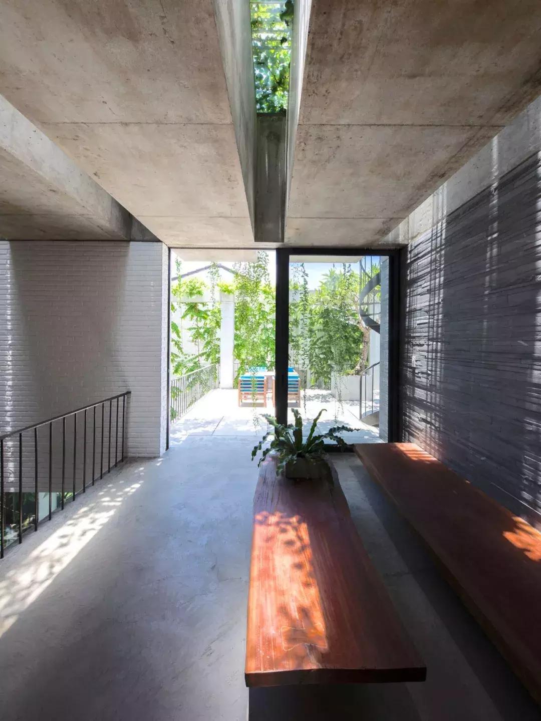 他花150万造零消耗的家，不开空调和网络：家人互动，不该隔着网