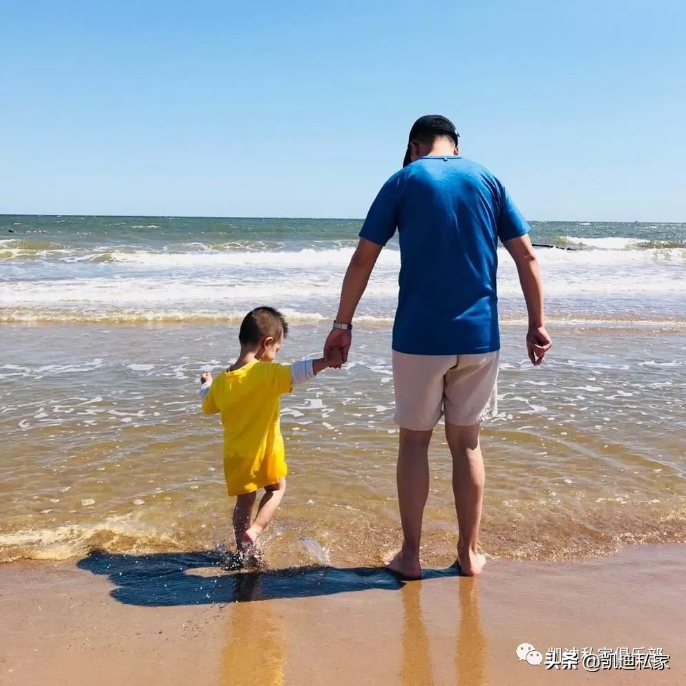 坐着奔驰长大的孩子,坐着儿子开的车倍感幸福