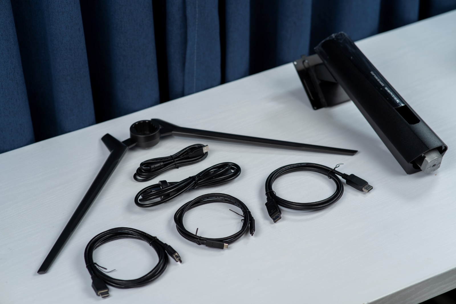 32英寸1800r曲面屏测评,32寸显示器1800r实测