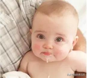 三个月婴儿便秘吐奶严重怎么办,宝宝吐奶怎么办神回复