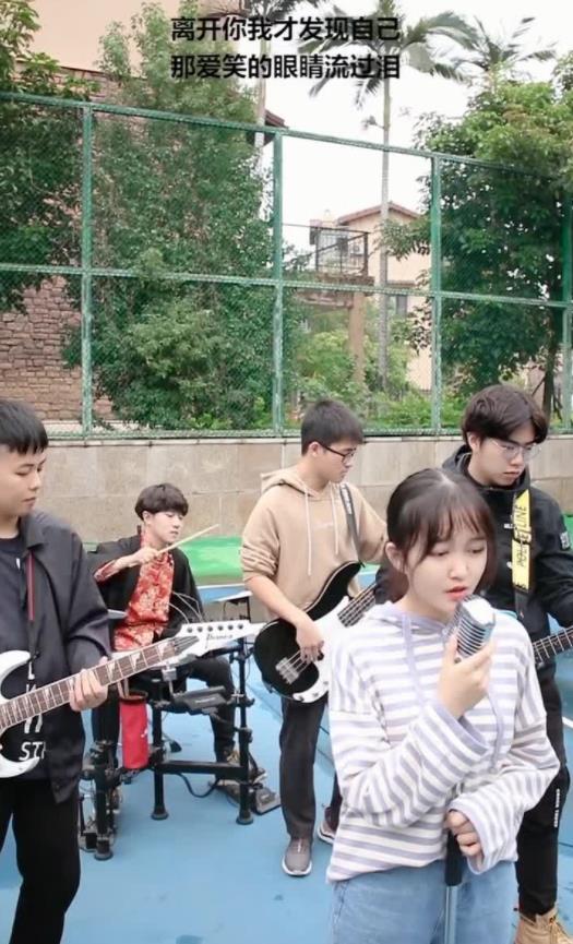 三个阳光小男孩,三个阳光男孩唱歌的视频