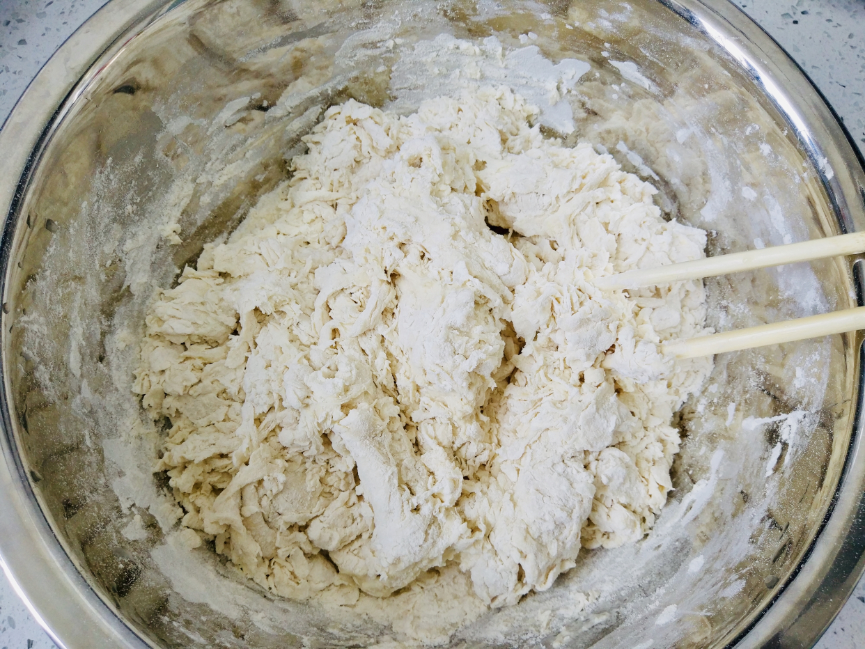 馒头怎么蒸出不塌陷不硬很松软,二次蒸馒头的方法和技巧