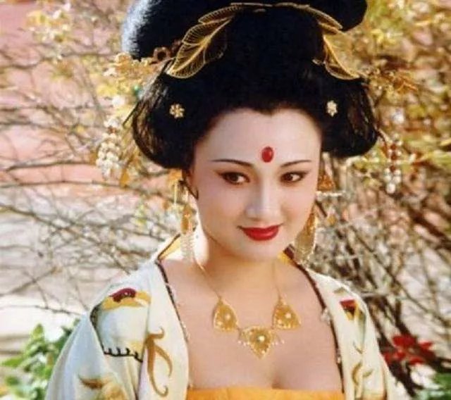 杨玉环为何独爱吃荔枝？当今科学揭开真相，难怪被李隆基宠爱16年