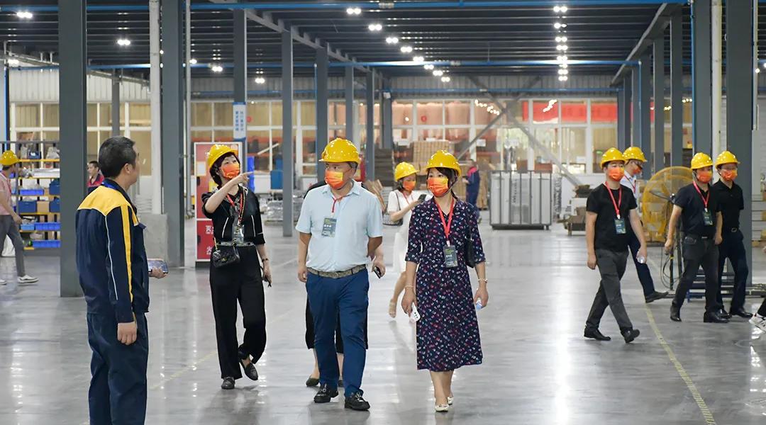 走进永亨—成都市家具商会举办办公家具标杆企业学习交流沙龙活动