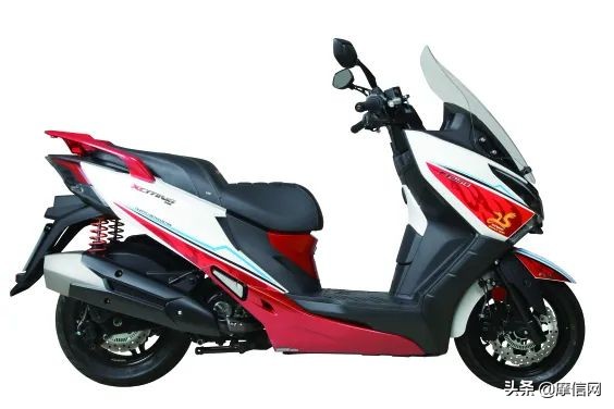 最新光阳摩托s250价格,聊聊光影四缸