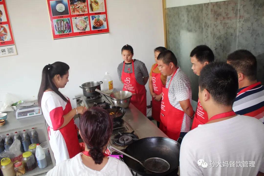 卖快餐盒饭赚钱吗？新手入行如何开好一家快餐店？