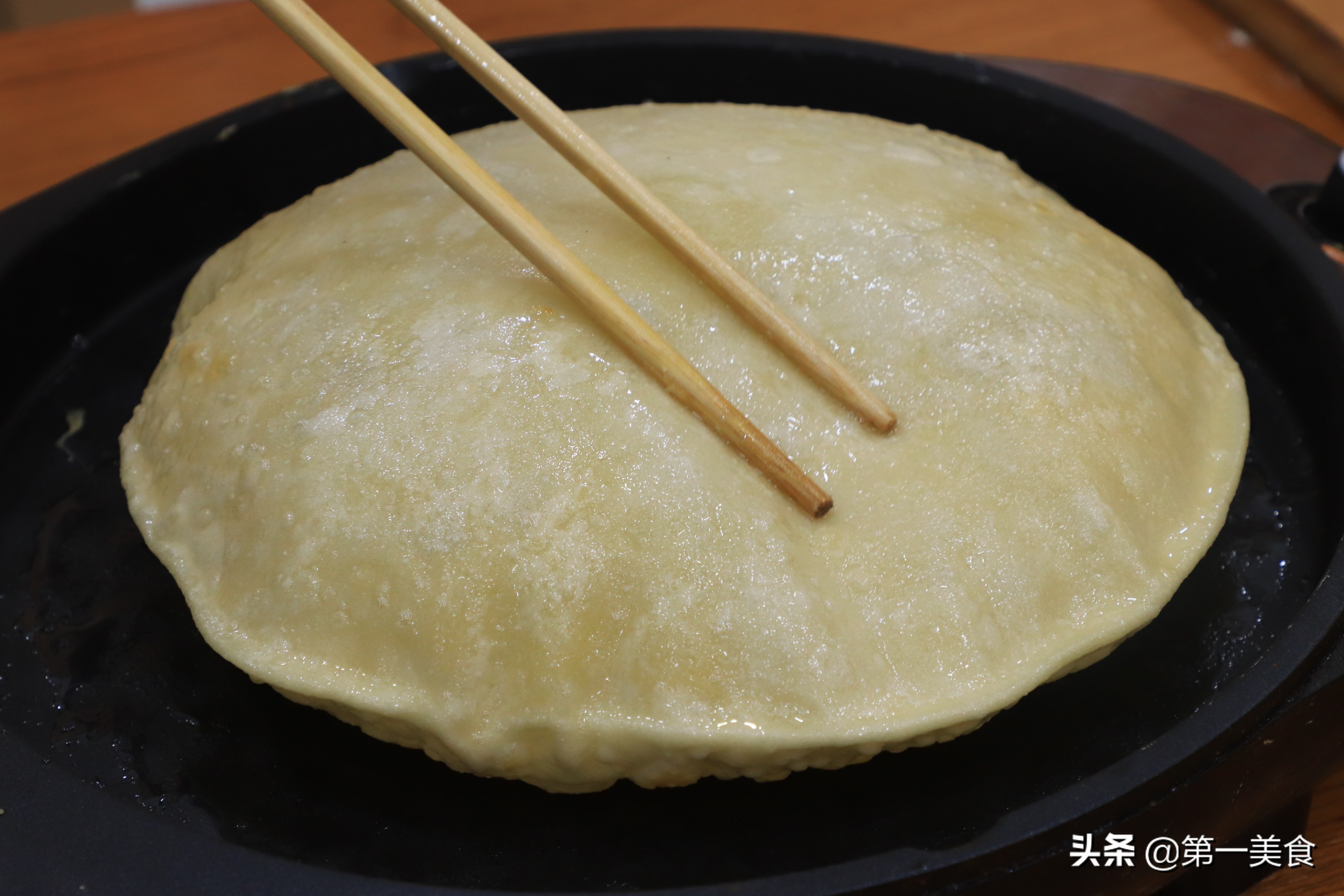 家常鸡蛋灌饼做法全过程,现做鸡蛋灌饼做法全过程
