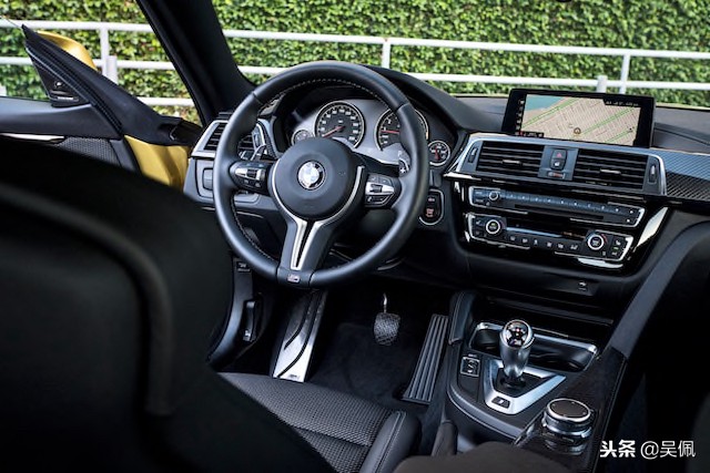 宝马m4和m3性能哪个好,宝马m4硬顶敞篷性能