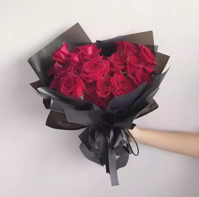 农村花店一个月能挣多少钱,太原开个花店一年能挣多少