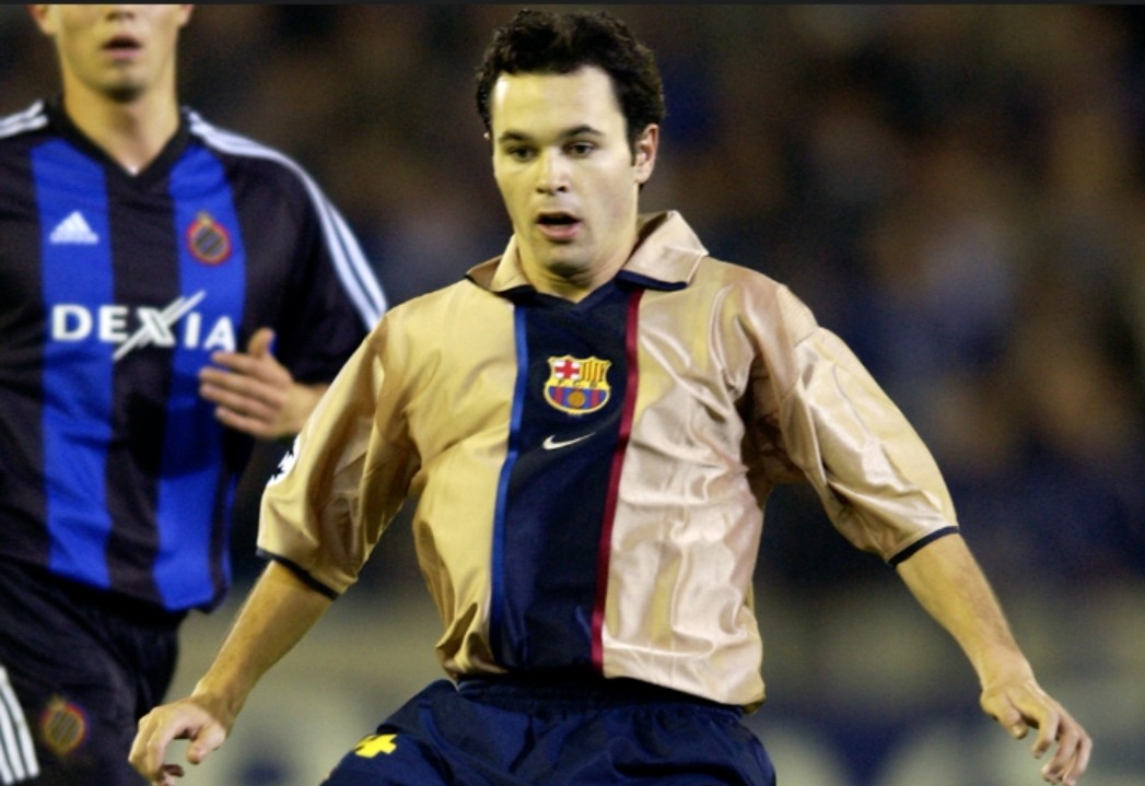 足球中场大师巴塞罗那,近几年退役的中场大师