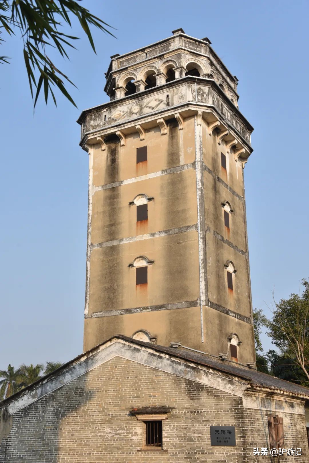 100年前通电话公交车的村庄，出了一位女中豪杰，尚存37座碉楼