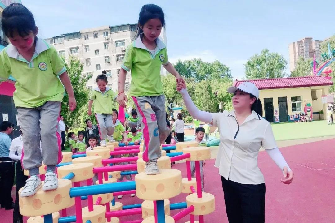 幼儿园我是小红军重走长征路游戏,小班重走长征路闯关游戏