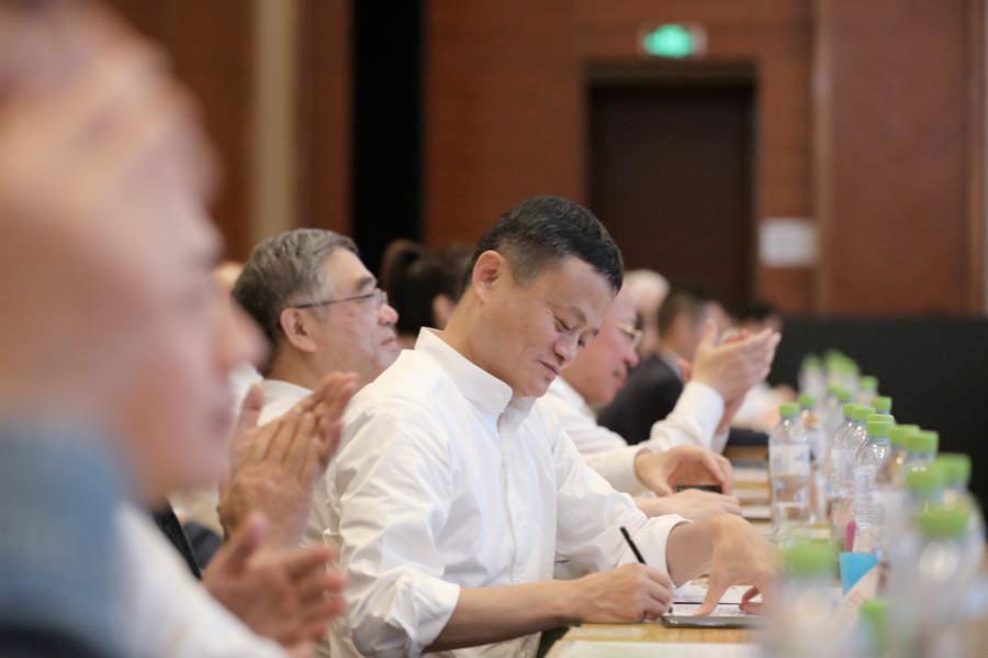 马云什么时候成功的,马云什么时候创业