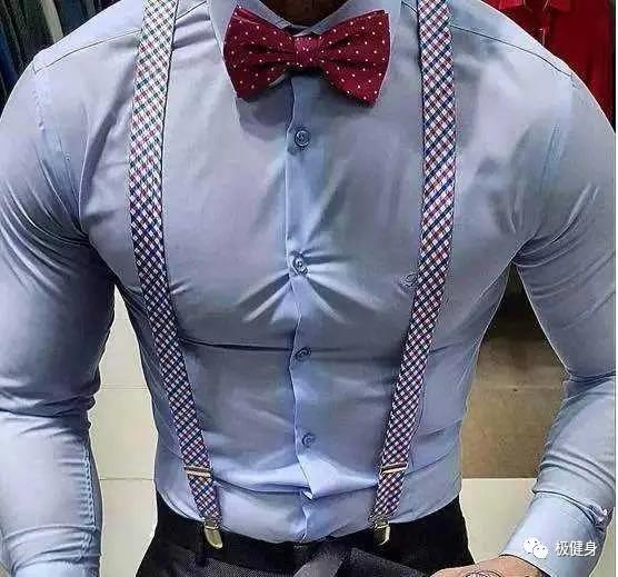 穿衣服撑不起来是骨架小吗,胸肌锻炼多久能穿衣有型