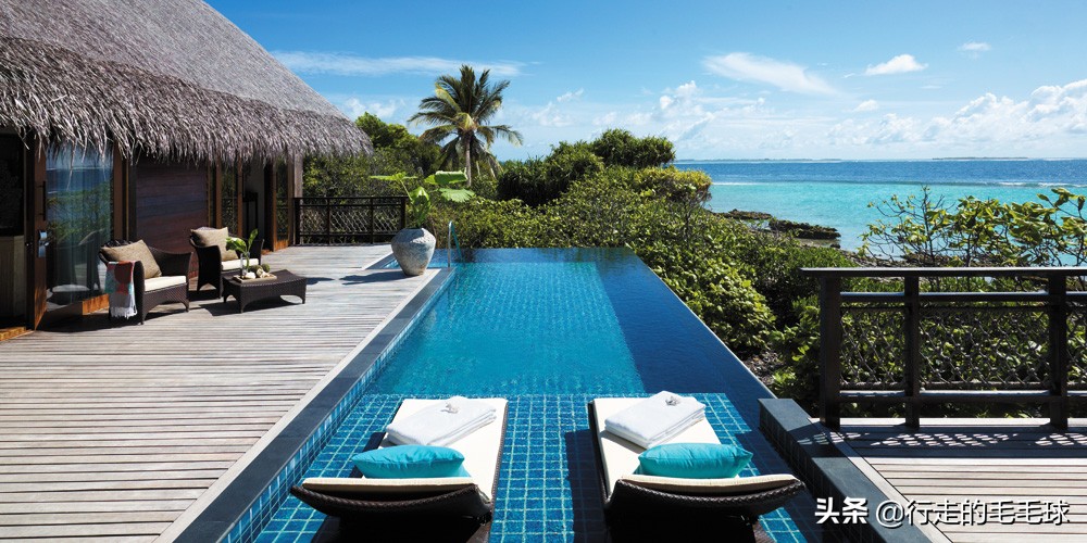 大海高尔夫球场,大海中央的球场