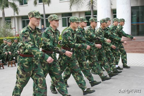 国足63分钟孙兴慜,国足军训视频