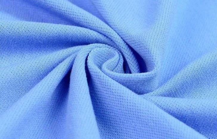 人手必备的polo衫要这样穿才时髦,大版型穿搭polo衫