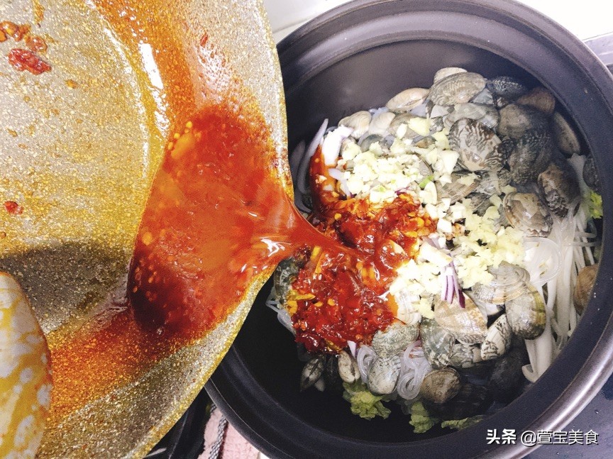 好吃的花甲粉丝煲花甲汤,冬日暖胃还美味的香锅花甲粉丝煲