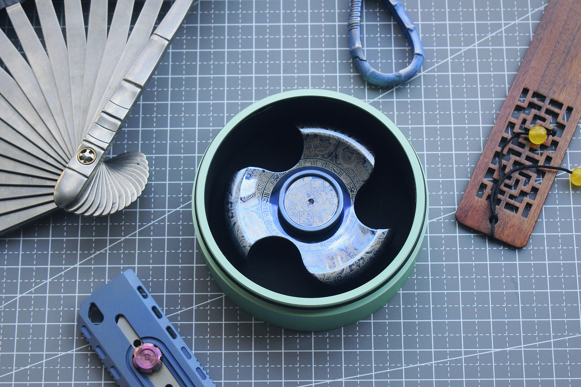 赏心悦目，转到停不下来！——斐戈FEGVE“胖三叶”指尖陀螺赏评