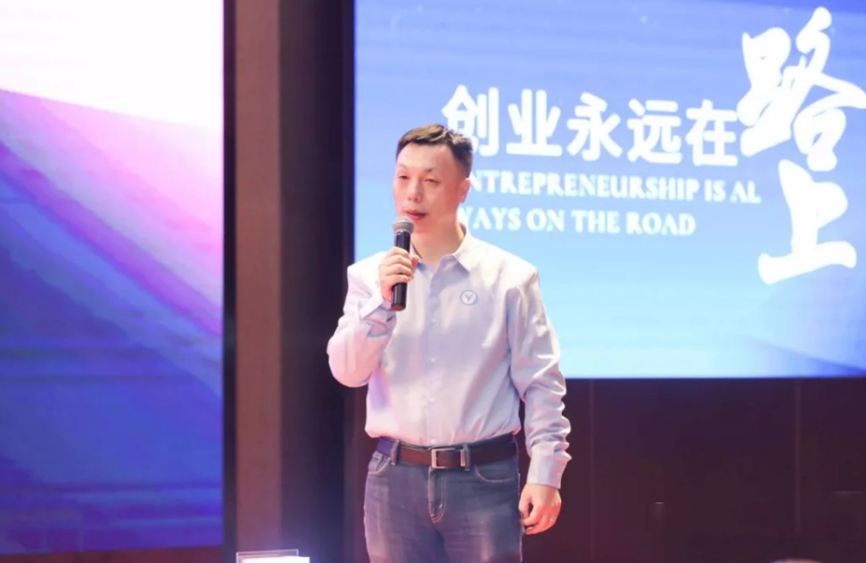 挑战黑客，拉斯维加斯摆擂的贵州书生