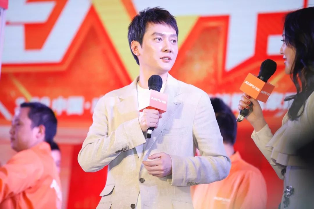 冯绍峰和刘涛的经纪人,冯绍峰有经纪公司吗