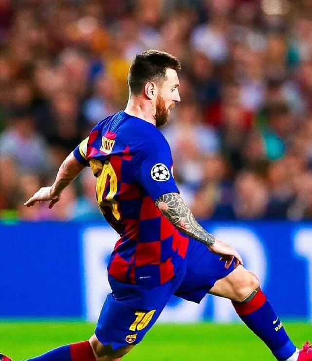 梅西眼里只有足球,梅西眼里只有球图片