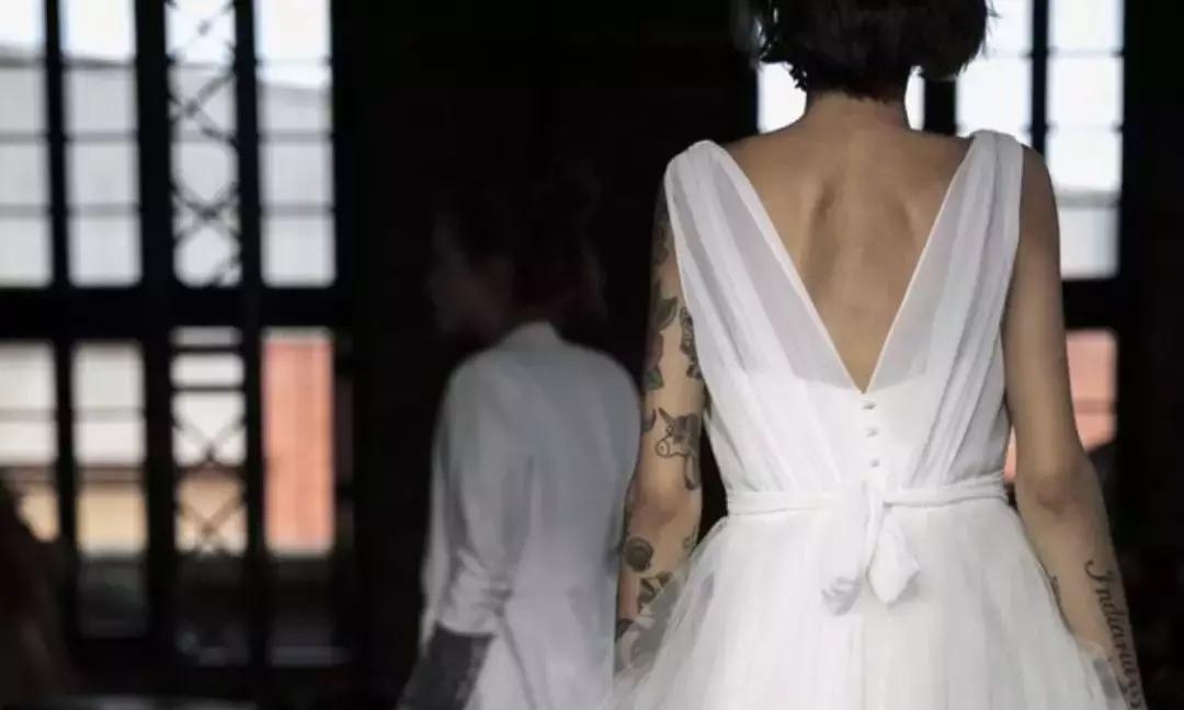 AcneStudios向IDG和I.T集团出售41%股权；Converse任命新CEO