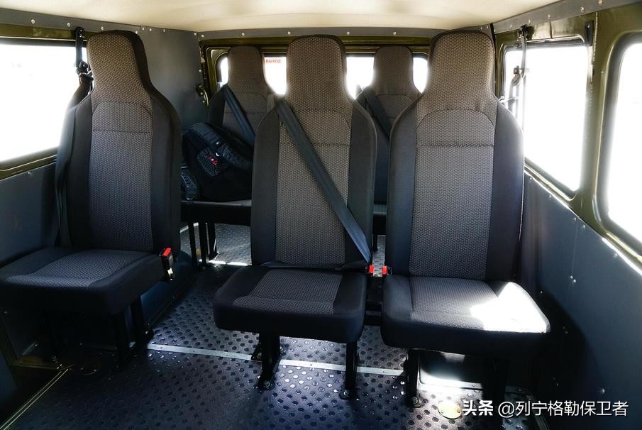 综合研判苏军UAZ-452型1吨级越野指挥车技战术（1）