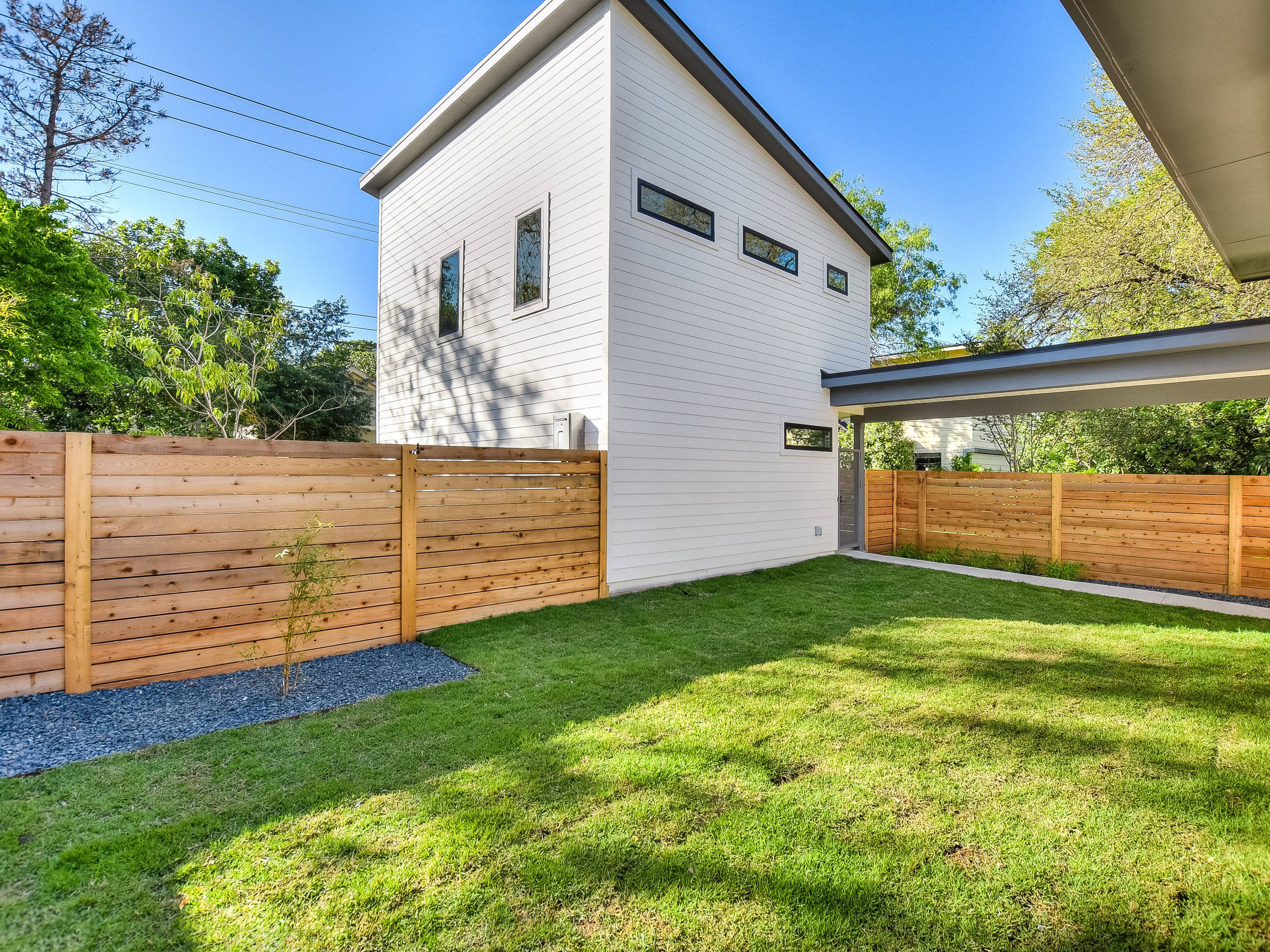 草皮铺设有几种办法,庭院草皮如何铺设