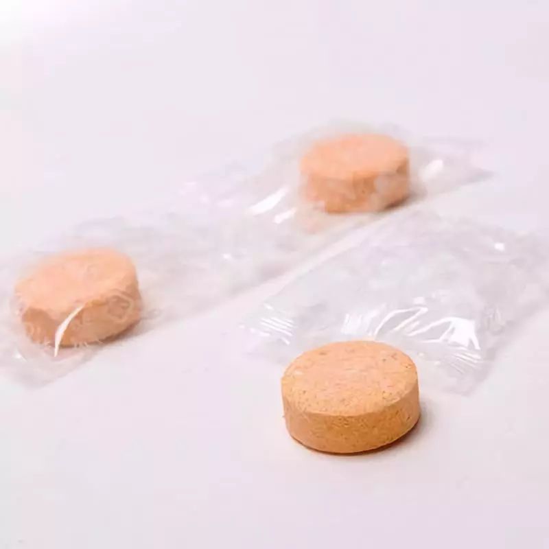 家里下水道堵塞发臭，别用开水冲！教你1个小技巧，再也不发愁