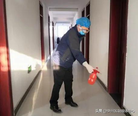 党旗飘扬吹响集结号抗击疫情,战疫一线党旗别样红