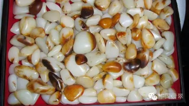 从8亿天价玻璃看翡翠市场上的“替身”