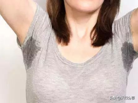 汗脚脚臭异味大一招搞定,汗脚臭味太重怎么彻底消除