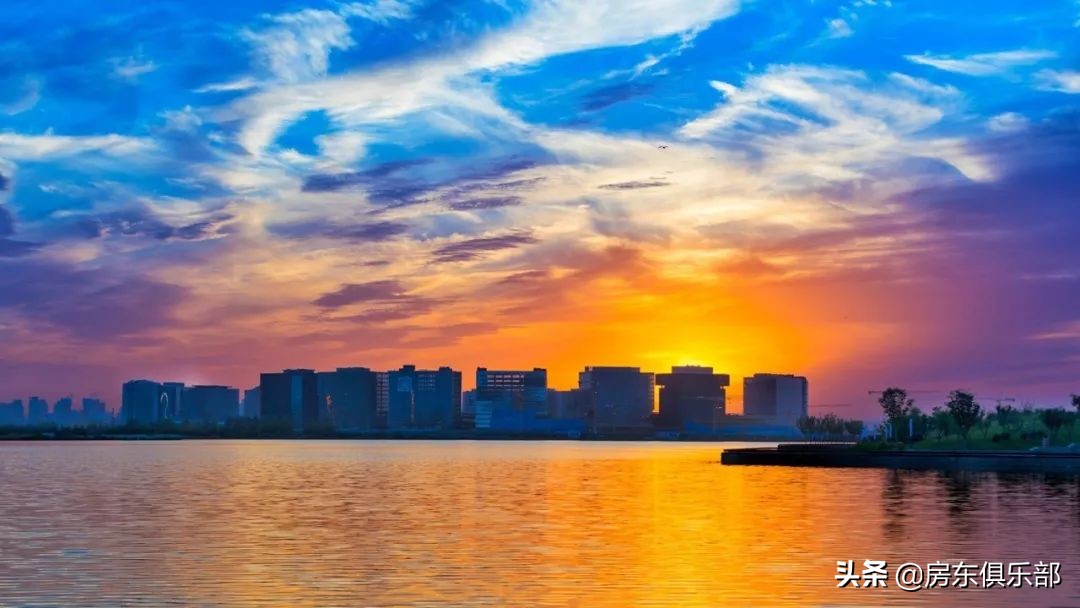 夜幕下的北龙湖金融岛,北龙湖金融岛为啥非要修成圆的