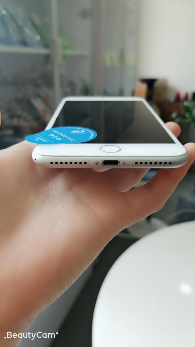 怎么给手机贴膜全步骤,如何自己在家给手机贴膜方便省钱