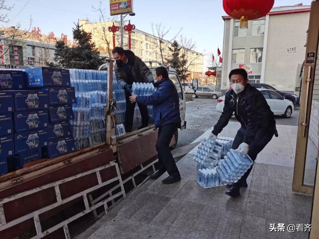 战疫期间平凡的人的不平凡故事,战疫一线的感人故事