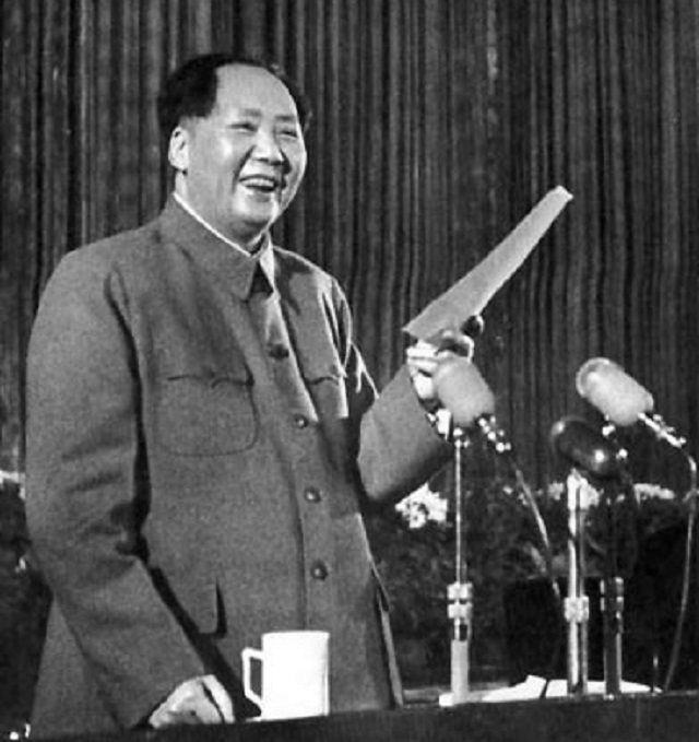 开国拟授将军，多少黄埔生？彭总：81个，主席：蒋校长要生气喽