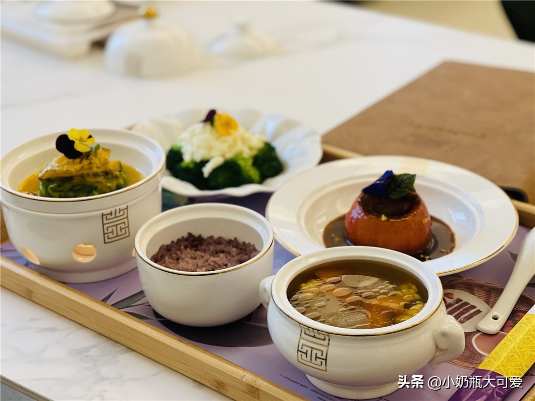 早产儿生出只有两斤半的小公举,早产两斤半的小公举