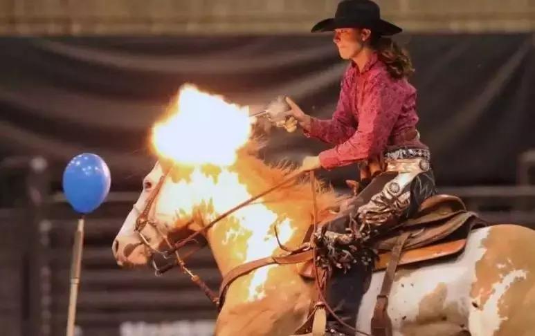 李小龙打空包弹,空包弹真的不致命吗老兵说出内幕