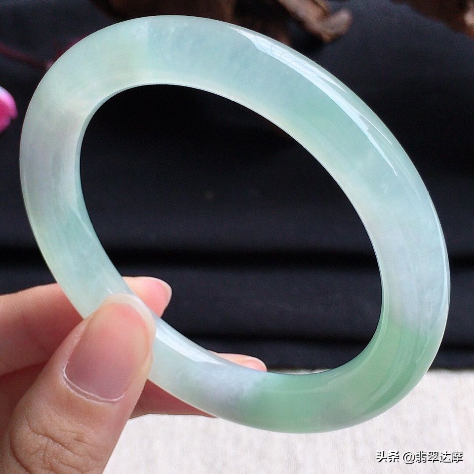 翡翠佛公摔坏了怎么改,摔坏翡翠手镯后续