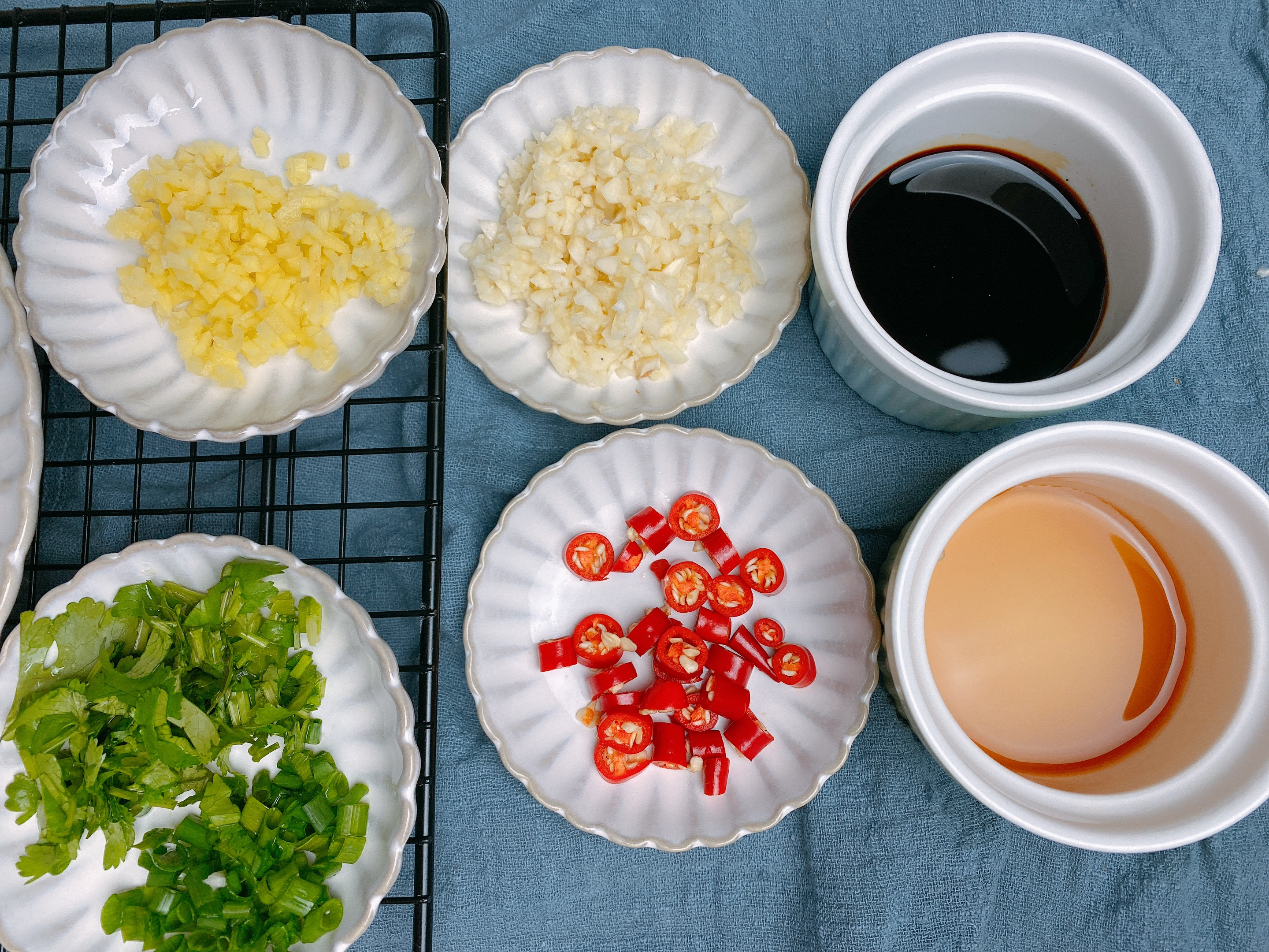 皮蛋凉拌过年菜,凉拌皮蛋调料家常菜