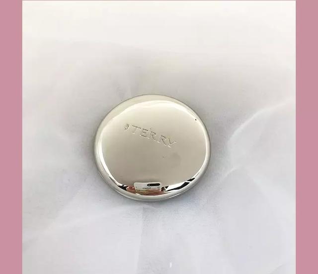 泫雅重腮红妆容,泫雅同款鬼马亮片妆