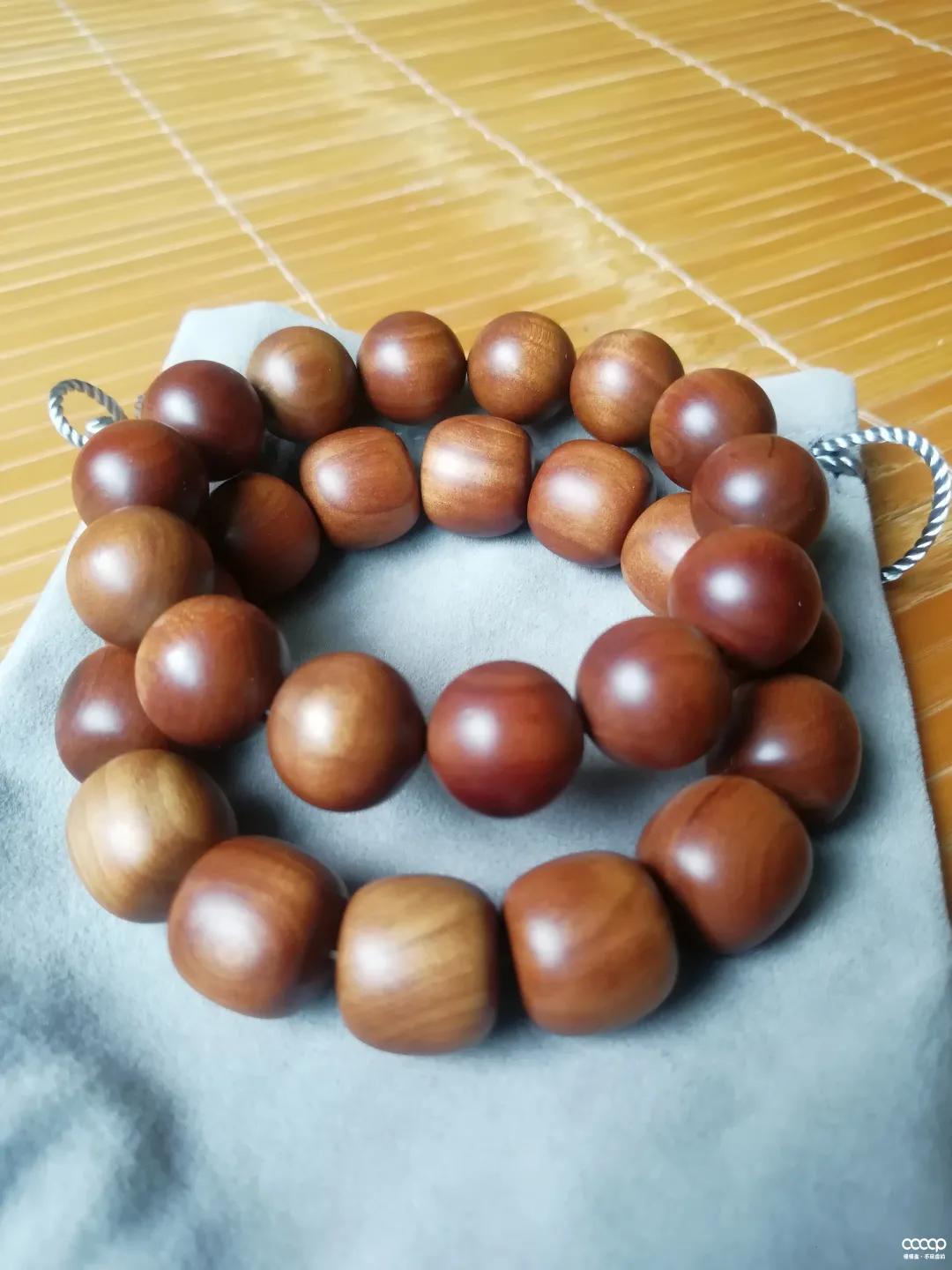 他试了一瓶“印度神油”,盘串6年,包浆妙啊