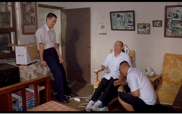 把“洗澡”演出味儿来,这三个大老爷们是怎么做到的?