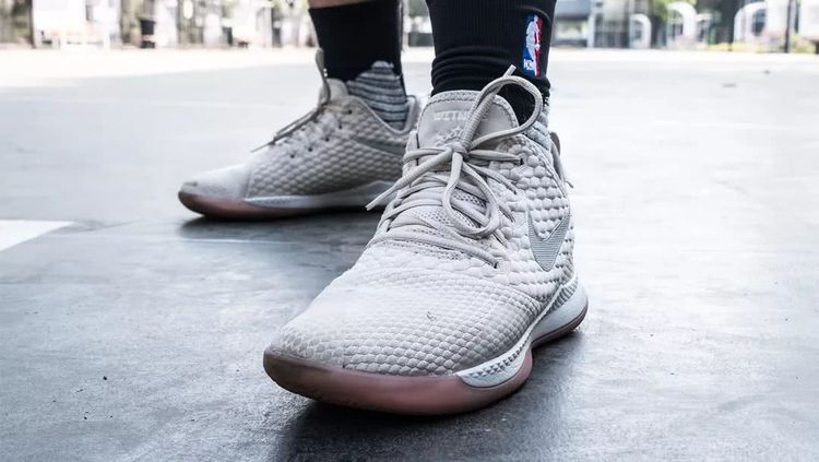 这四双鞋最适合谁穿,这四类鞋千万别买