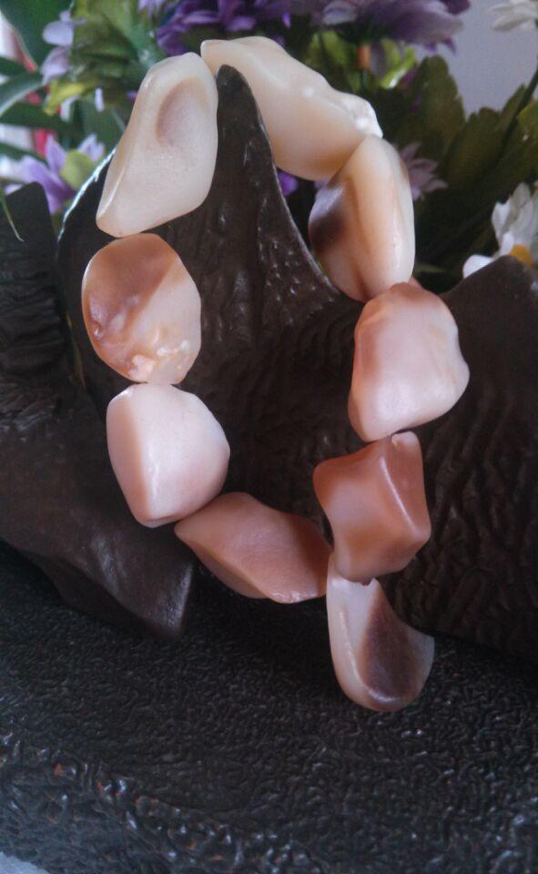 新疆罗布泊有戈壁石吗,新疆罗布泊哪些石头比较值钱