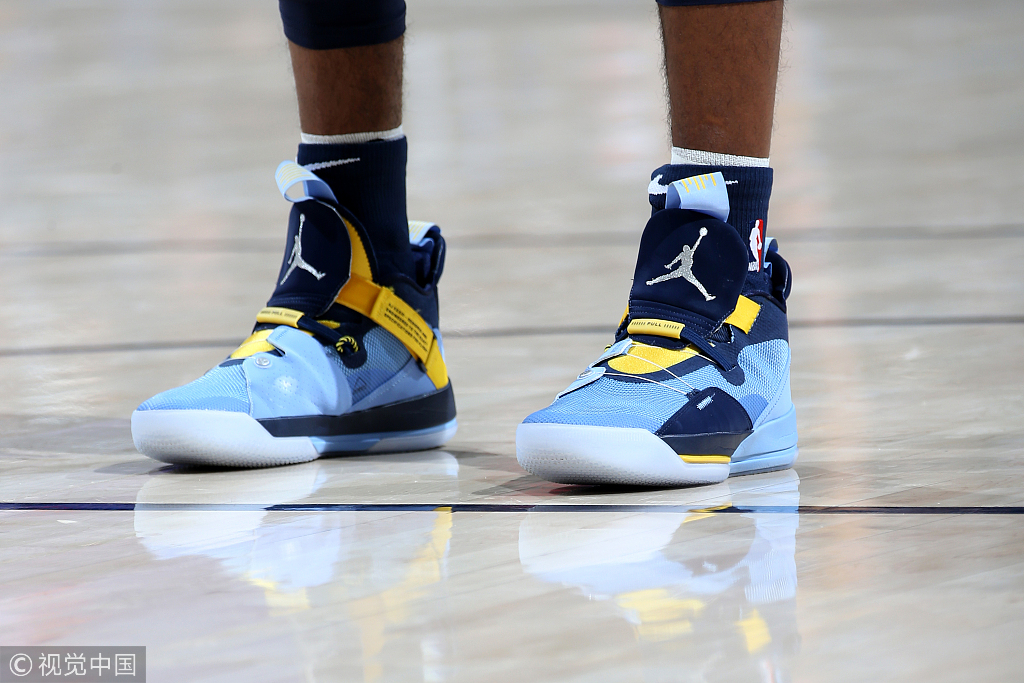 NBA今日球鞋精选：上脚两双联名款！火箭赢了，“鞋王”嗨了