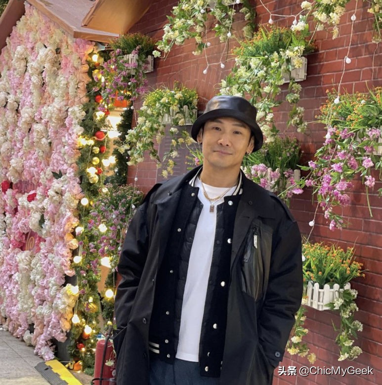 杜德伟60岁宝刀未老,杜德伟穿牛仔马甲图片