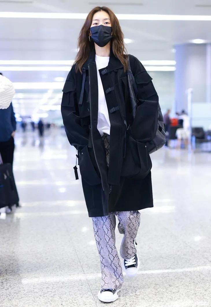 明星们脚上的球鞋，悄悄变贵了